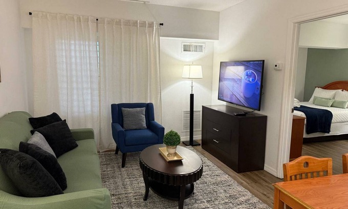 Florida Central Atlantic Coast Apartment | SkySuite 5min to Universal Park