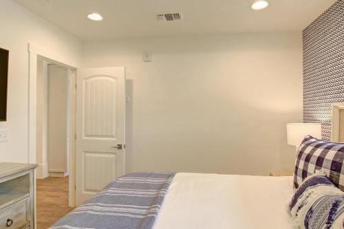 Cinnamon Shore Villa | Skytop Lounge TC 5105