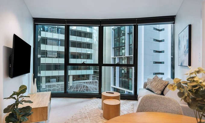 Brisbane Central Business District Apartment | Skytower Sojourn Urban Comfort by Brisbane River