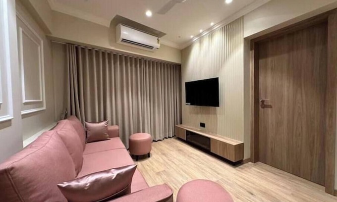 Khar Apartment | Skyview A : A Cozy Apartment