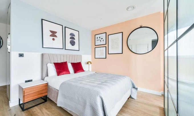 Canning Town North Apartment | Skyview East Pet Friendly Studio