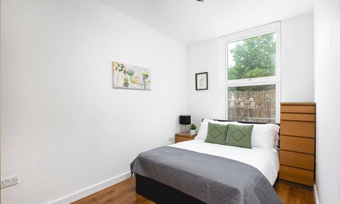 North Kensington Apartment | Skyvillion - 2 Bed Apartment in Ladbroke Grove