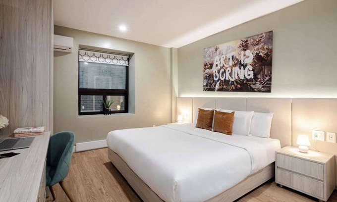 Gay Village Hotel | Slate King – Heart of Montreal