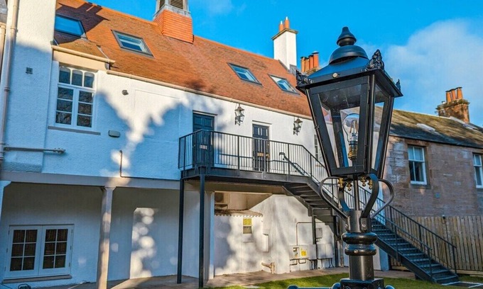 Slateford Apartment | Slateford1770 - The Artist's Retreat - 2 Bed
