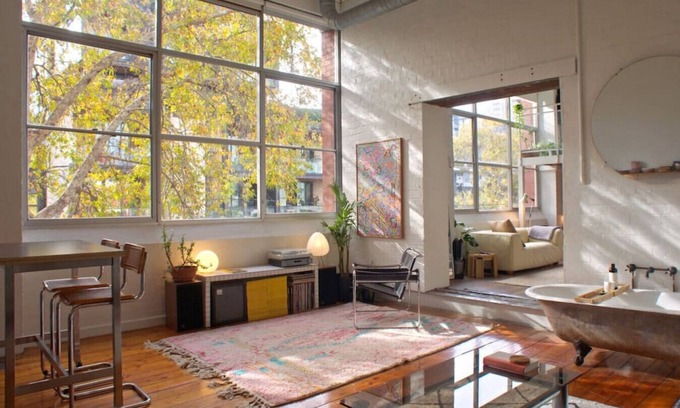 Collingwood Apartment | Sleek and Light filled Inner City Loft Apartment