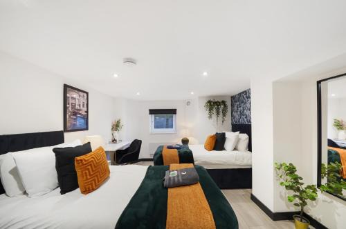 Castleford Apartment | Sleek and Stylish Yorkshire Gem - Sleeps 4