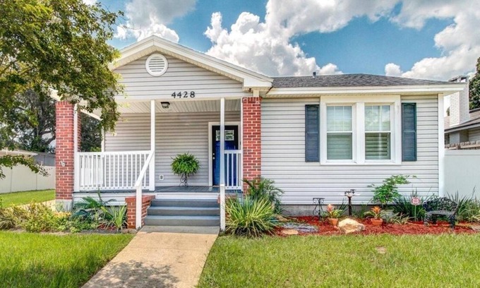 Fairfax Apartment | Sleek Jacksonville Gem Perfect for Two Unit 3