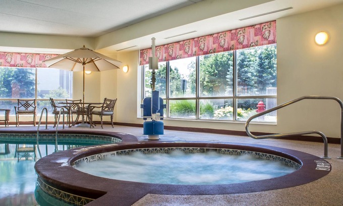 Amherst Hotel | Sleep Inn Amherst - Buffalo North near University