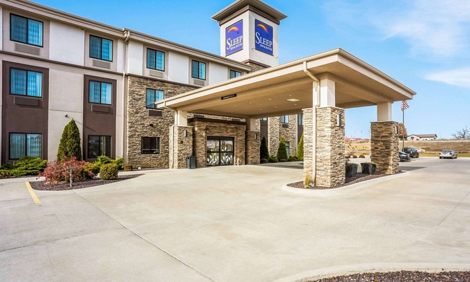 Hannibal Hotel | Sleep Inn & Suites Hannibal West