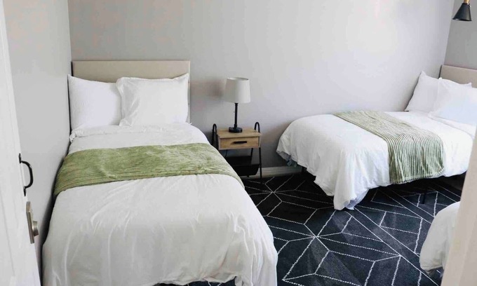 Navarre House | Sleep on the floor!