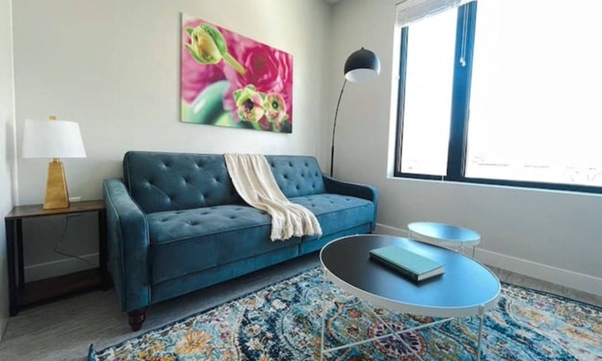 Des Moines Apartment | Sleepover: Classic Studio and Gym - Des Moines