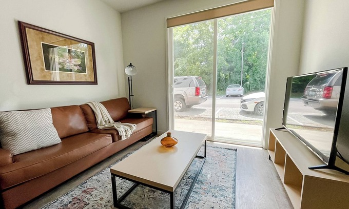 Bowling Green Apartment | Sleepover: Desirable 1BD/1BA - Bowling Green