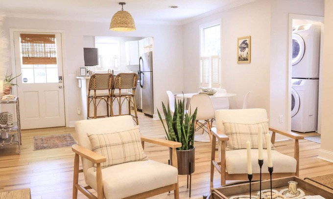 Northwest Quadrant House | Sleeps 10 5 Beds 3 min to DT Beaufort 12 min to Parris Island πΊπΈ Shaded Deck