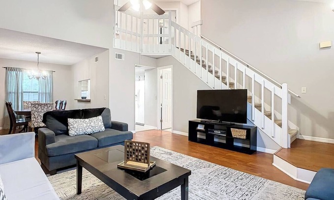 Port Orange House | Sleeps 12 Central 4BR/3BA Yard & Grill