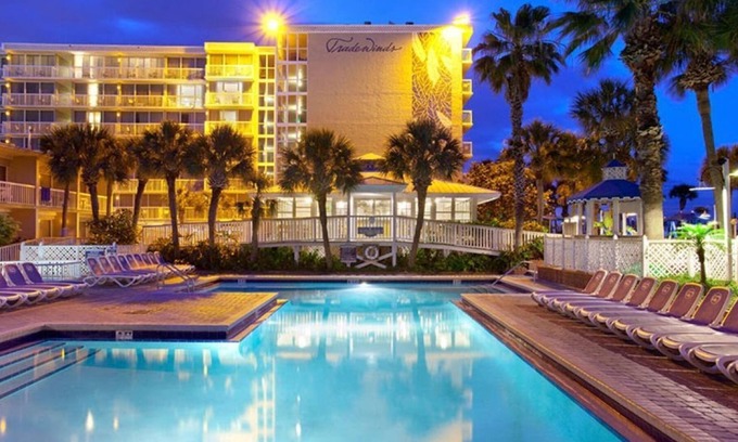 St. Pete Beach Resort | Sleeps 16! 3 Family-Friendly Units, Pool, Beach, Parking, Adventure