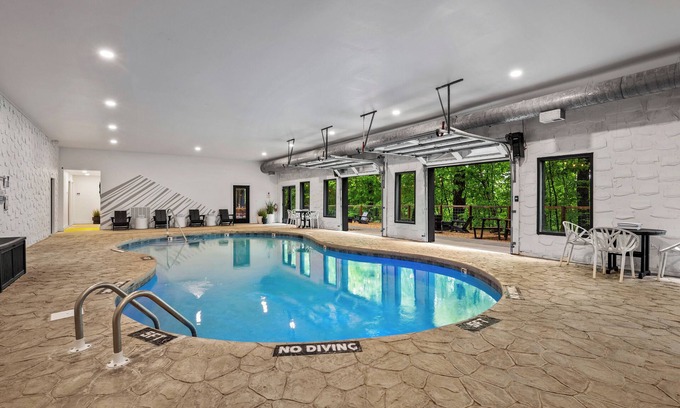 Caton House | Sleeps 36 | Indoor Heated Pool, Hot Tub, Game Room, Firepits | Near Dollywood