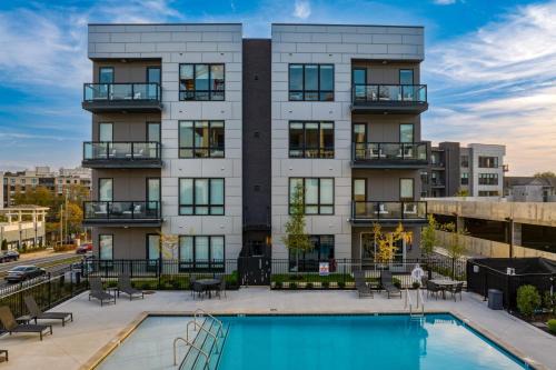 West End House | Sleeps 42 7 Modern Midtown Apartments w Gym, Pool, Walkable to Shops & Eats