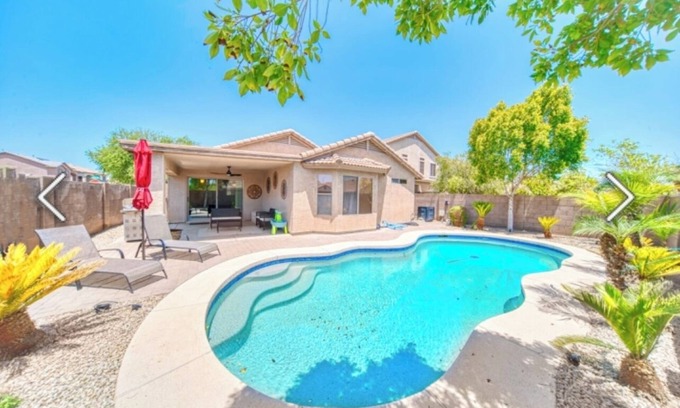 Cottonflower House | Sleeps 6, 3 BD,2 Ba, 4 beds, pool, pets, Goodyear