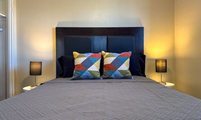 Mount Oliver Apartment | Sleeps 8! 2 Full Apartment, 5 Beds, Parking + WIFI