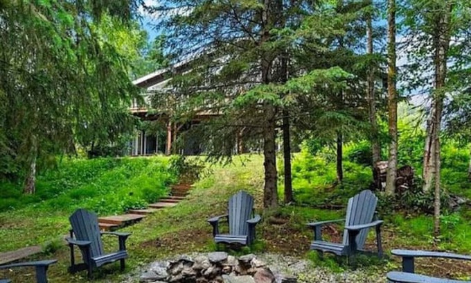 Sand Lake House | Sleeps 8,Fire Pit,Walk to Lake