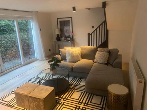 Houston House | Sleeps7-Parking-Garden-Patio