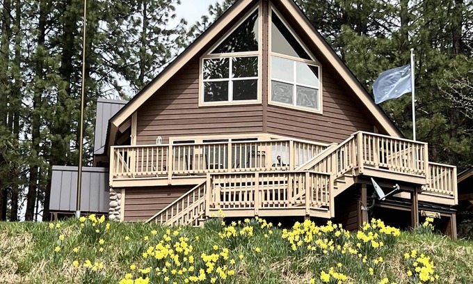 Garden Valley Cabin | Slice of Heaven overlooking fairway sleeps 12, lots of amenities!