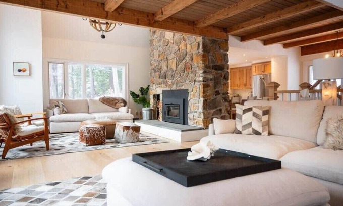 Ludlow House | Slopeside 4-BR Lodge At The Base of Okemo Mountain