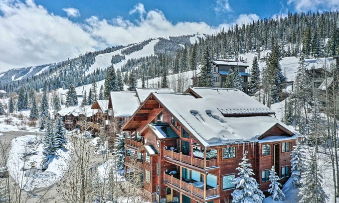 Old Town Condo | Slopeside Sanctuary - Penthouse < 1 Mi to Lifts!