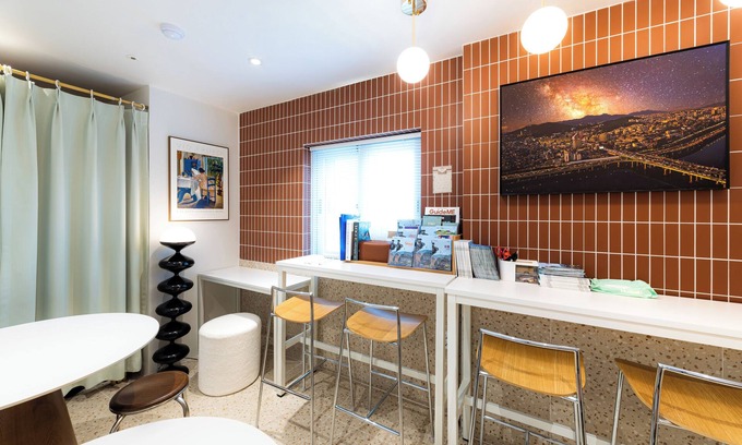 Seogyo-dong Hotel | Slow On Hostel Hongdae