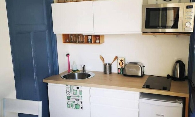 8th Arrondissement Apartment | Small apartment 2 steps from the beach and calanques!