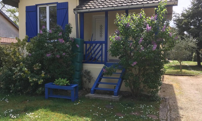 Saint-Fargeau-Ponthierry House | small house south of Paris