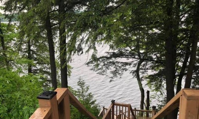 Erinsville Cottage | Small Lake front cottage located at Beaver Lake