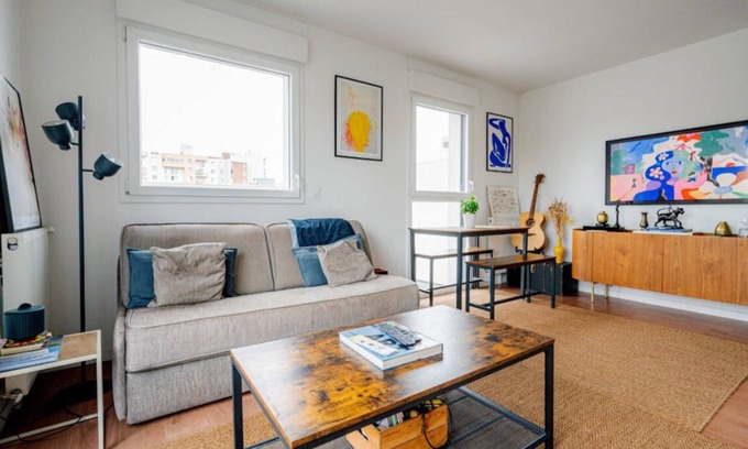 Le Pre-Saint-Gervais Apartment | Small Parisian oasis