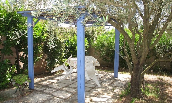 Lorgues Apartment | Small studio with all mod cons and a large shared pool