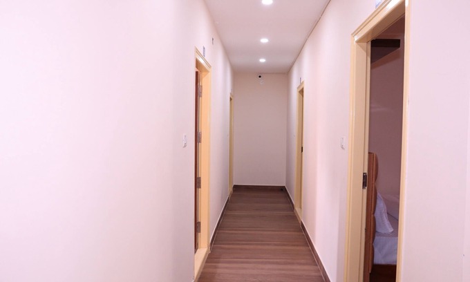 RR Nagar Hotel | Smilestay Karanji Paradise