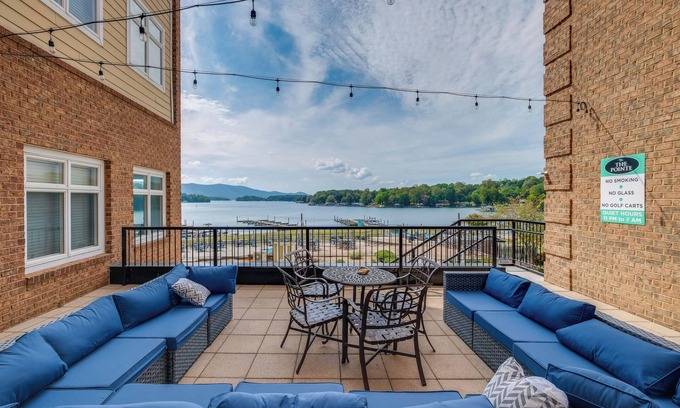 Smith Mountain Lake Apartment | Smith Mtn Lake Retreat: Indoor Pool/Hot Tub Access