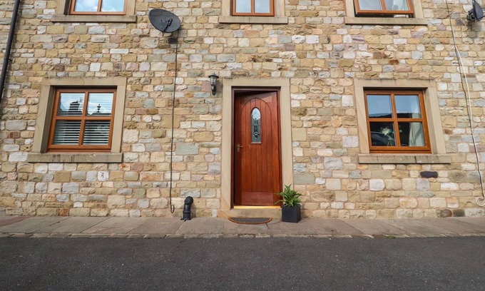 Hurst Green Cottage | SMITHY COTTAGE, character holiday cottage in Ribchester