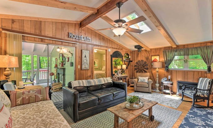 Franklin Cottage | Smoky Mountain Cottage w/Lanai & Mtn Views