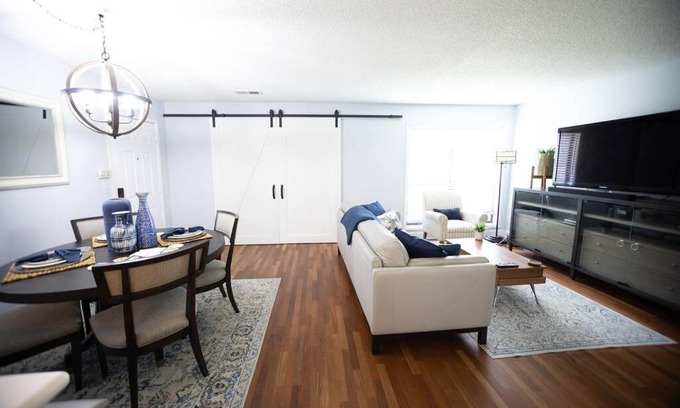 Buckhead Apartment | Smooth 2/2 Condo in Buckhead, ATL
