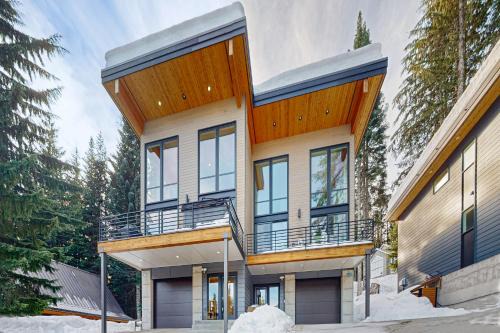 Hyak House | Snoqualmie Pass Mountain Retreat