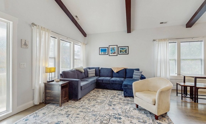 Tranquil Harbour House | Snow-bird friendly home w/screened in porch, gas grill and close to beach