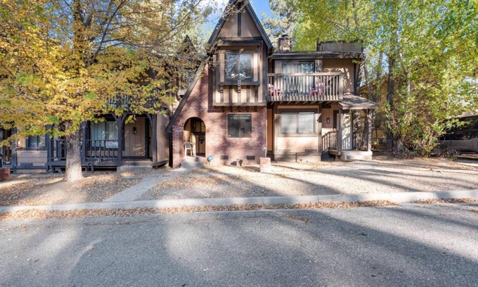 Summit Estates Apartment | Snow Summit Getaway
