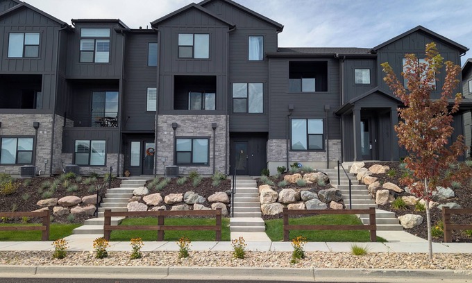 Mountain Green Condo | Snowbasin, Powder, IKON, Workstation, Ski home