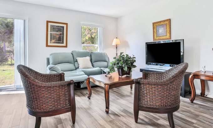 Indian Trails House | Snowbird & Family-Friendly Home with Central AC & WiFi - Near the Beach!