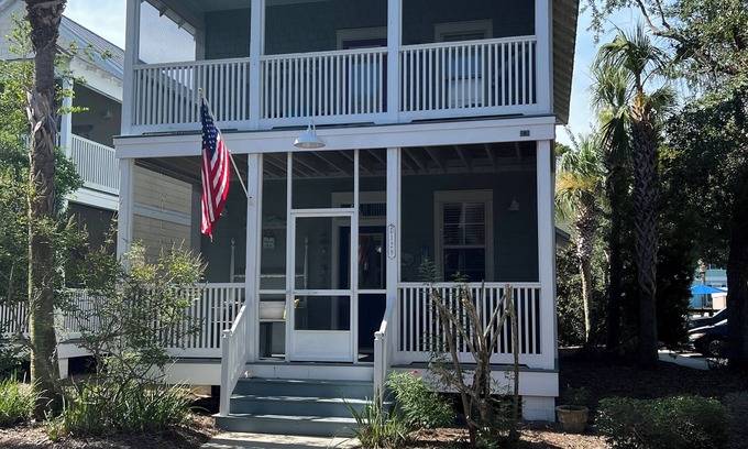 Port St. Joe Cottage | Snowbird rates available Nov-most of Feb! 3BR/3.5BA/3 pools/Hot Tub