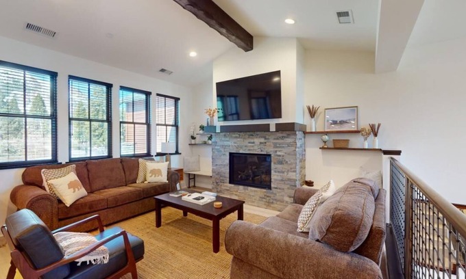 Mammoth Lakes Condo | Snowcreek Resort Vacation Rental #1392