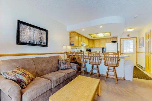 Mountain House Apartment | Snowdance Condo A101