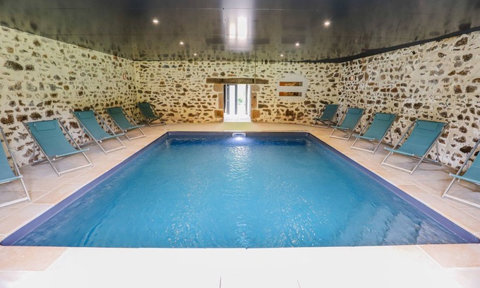 Millay Villa | So Villa Le Chalet (58) - Indoor pool - Basketball - 2h from Lyon - 45p.