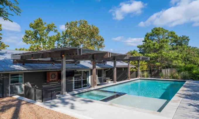 Greater South River City Apartment | SoCo Oasis | Pool + Hot Tub | Heart of ATX