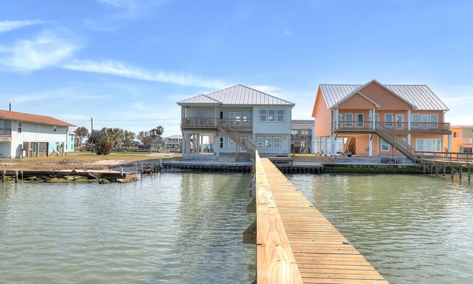 Rockport House | Soggy Pollards! On Copano Bay! Waterfront! Private 250 ft. lighted pier!